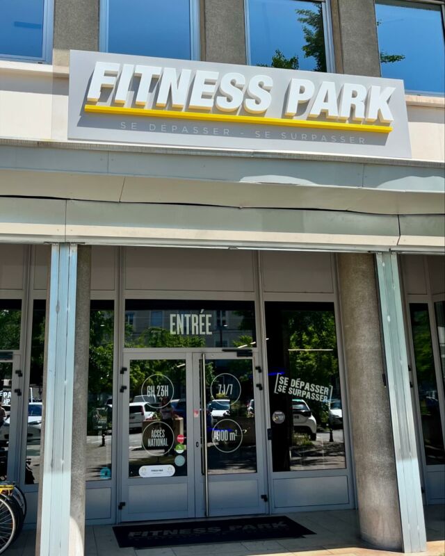 🌟 PARTENARIAT SPORTIF 🌟

Chers clients, saviez-vous que notre hôtel est partenaire de @fitnessparkgrenoble ? 💪✨

En séjournant chez nous, vous pouvez profiter d’une séance gratuite à la salle de sport, située à seulement 3 minutes à pied de notre hôtel. 🚶‍♀️🏋️‍♀️

🎉 Pour bénéficier de cette offre exclusive :
1. Séjournez dans notre hôtel 🏨
2. Demandez votre pass gratuit à la réception 🎟️
3. Et rendez-vous à @fitnessparkgrenoble pour une séance de sport dynamique et revigorante !

Que vous soyez en voyage d’affaires ou en vacances, c’est l’occasion idéale de maintenir votre routine fitness ou de vous détendre après une journée bien remplie.

N’attendez plus et réservez dès maintenant pour profiter de cette offre spéciale ! ✨

#fitnesspark #hoteldeleurope #seancegratuite #voyagefitness #bienetre #sport